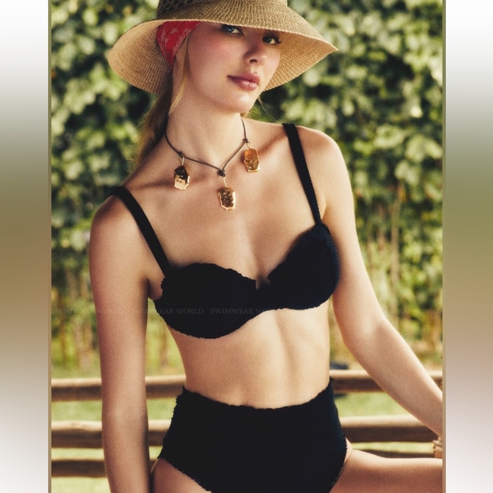 NWT***Vix PAULA HERMANNY Scales Nissi Black Bikini Set